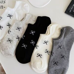 Bow Pattern Ankle Socks Set 6 pairs- Black, White, Gray, Cream